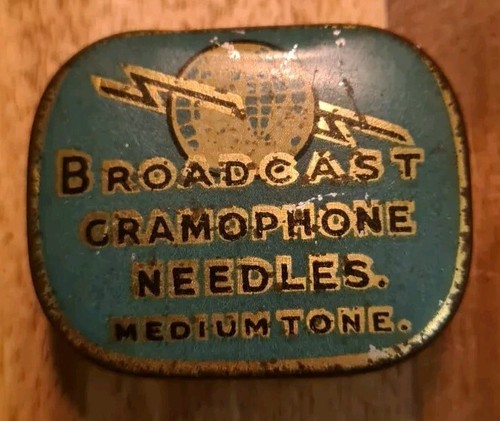 Broadcast tin gramophone - tin,