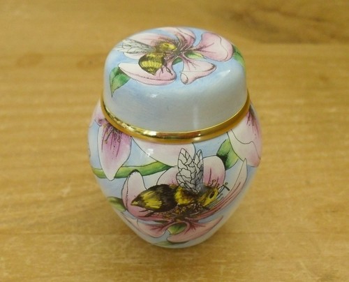Moorcroft enamels bumble bee - moorcroft,