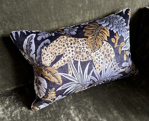 Leopard print velvet cushion - print,