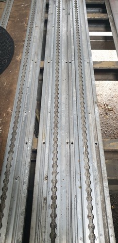 Unwin track floor - track, to