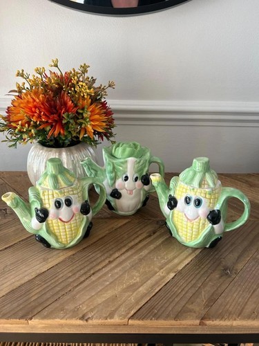 Vintage novelty teapots - teapots, –