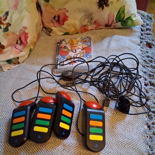 Wired set buzz buzzers - of, 4