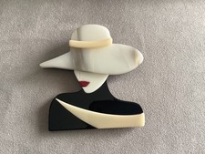 CLASSY HANDMADE LAYERED RESIN