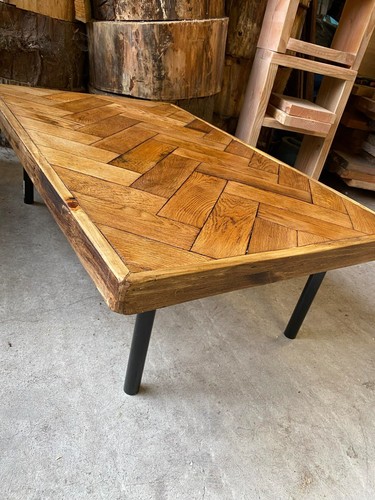 Reclaimed parquet herringbone