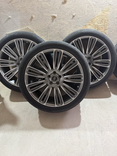 Range rover 22inch alloys and - rover,