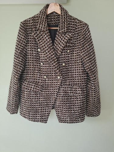 Smart brown boucle - tweed, style