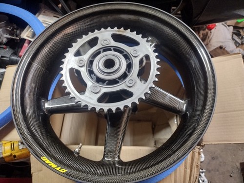Dymag carbon fiber rear - 17",