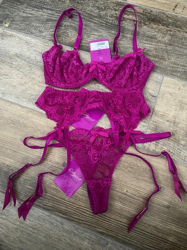 Agent provocateur - by,