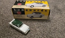 Vanguards 1:43 Scale FORD ANGLIA Saloon VA1014 White/Green