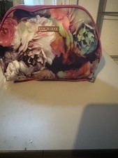 Ted Baker Pink Floral Cosmetic Bag Excellent Condition Unused *smoke & Pet Free