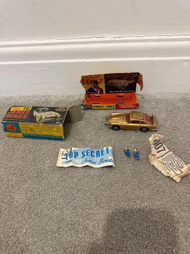Corgi toys 261 james - corgi,