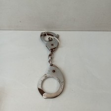 Hiatts Handcuffs (1960) chain
