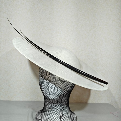Ivory black large fascinator - black,