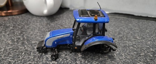 Universal hobbies valtra - hobbies,