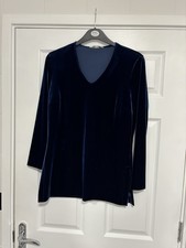 St Michaels women’s  blue velvet long sleeved blouse with side split Uk 10