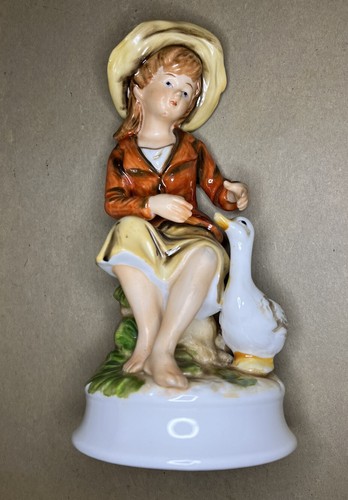 Porcelain figurines alfretto - porcelain,