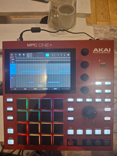 Akai professional mpc - akai,