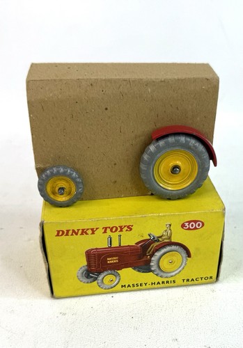 Dinky toys 300 massey harris - 300,