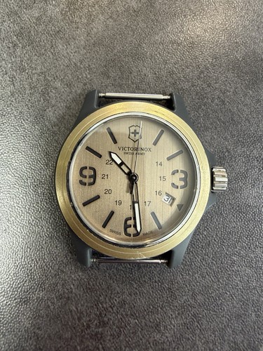 Victorinox gold men watch - gold,