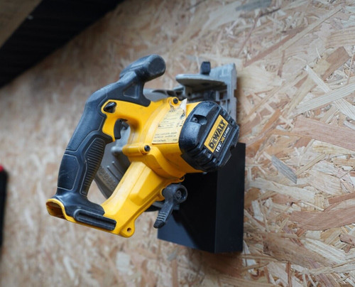 Wall mount for dewalt circular - dewalt,