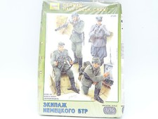 Zvezda Model 1/35 Military Army - German Halftrack Crew