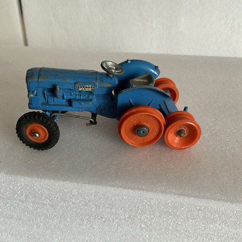Corgi fordson super major - 54,