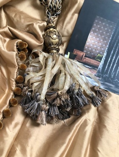 Beautiful pair gold - gold, silk