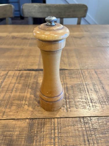 Vintage peugeot wooden pepper - peugeot,