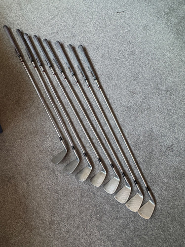 Wilson 1200 set irons and - 1200,