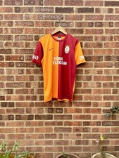 GALATASARAY 2013/2014 BASIC HOME FOOTBALL SHIRT - MEDIUM