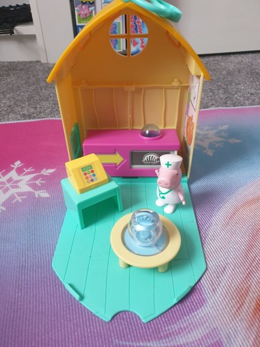 Peppa pig doctor - pig, house