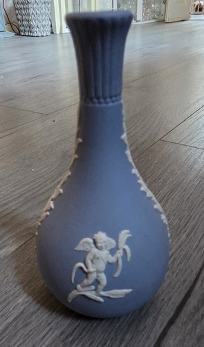 Wedgwood blue jasperware bud - blue,