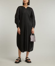Issey Miyake Pleated Avant-Garde Midi Dress. Wormhole Pleated Dress. Black. 