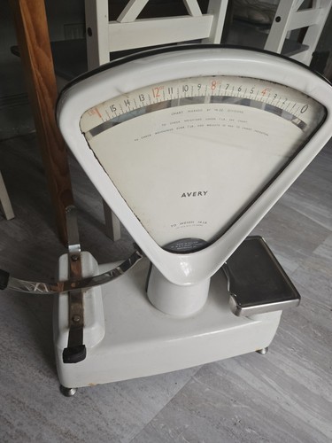 Avery vintageshop scales very - vintageshop,