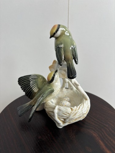 Vintage golden crowned - vintage,