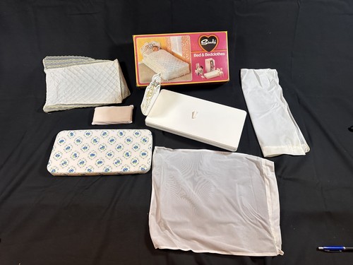 Sindy bed bedclothes rare - bed,
