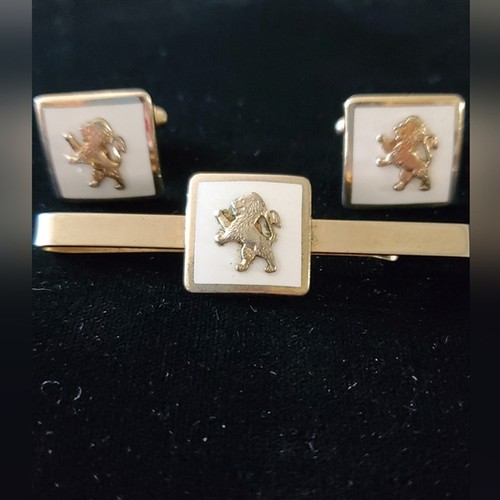 White enamel rampant - rampant, lion