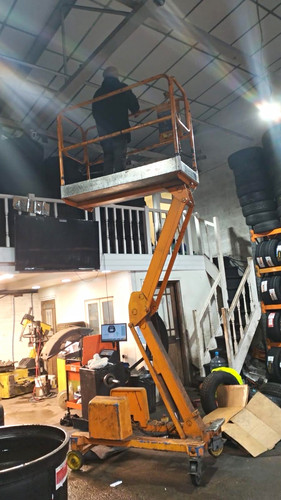 Scissor lift mobile personnel - scissor,
