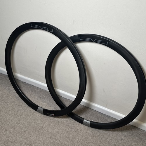 Level carbon deep - deep, aero
