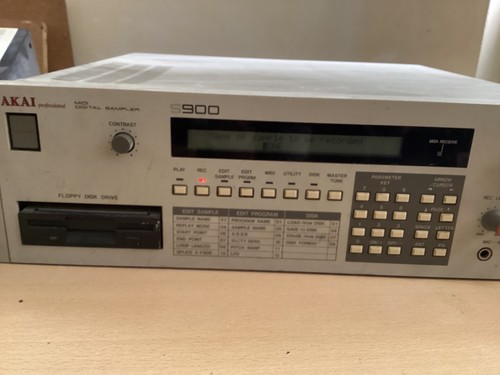 Akai s900 sampler - s900,