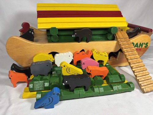 Vintage wooden noah - vintage, ark
