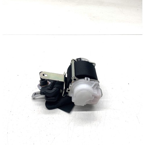 Toyota yaris seat belt - yaris,