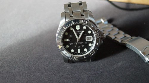 Victorinox swiss army - victorinox,