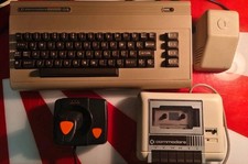 Commodore C64 Primo Modello + joystick + Datassette NON TESTATO