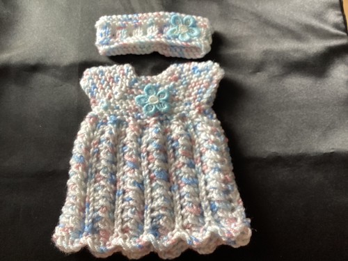 Hand knitted dolls clothes - , to
