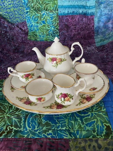 Beautiful little royal albert - royal,
