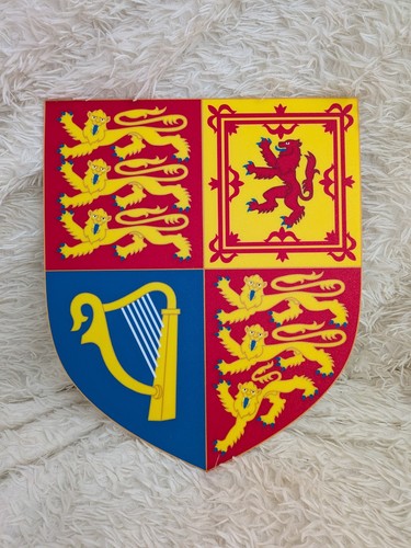 Large royal coat arms - royal, wall