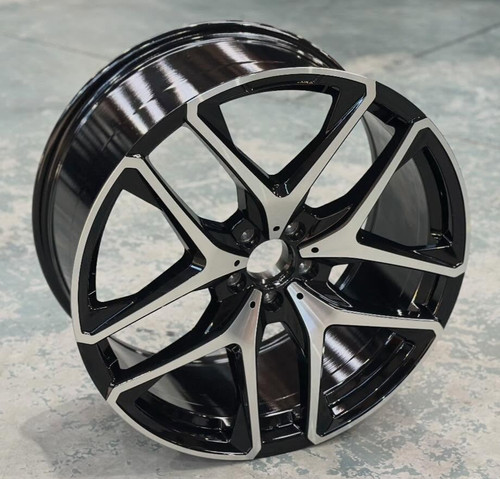 Black mercedes mb13 - x4,