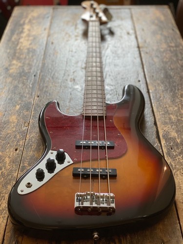 Lefty fender jazz bass - lefty!,