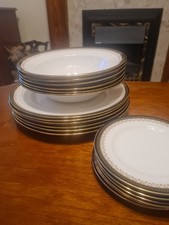 Paragon Clarence 18 Pieces